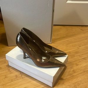 Steve Madden bronze shoe - gently used